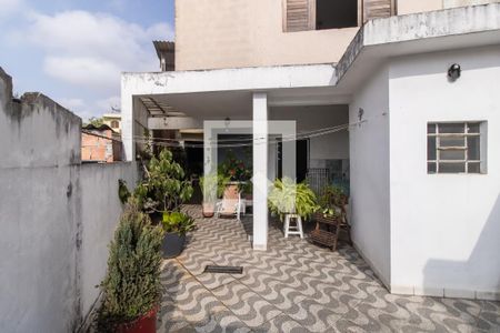 Casa para alugar com 483m², 3 quartos e 6 vagasQuintal