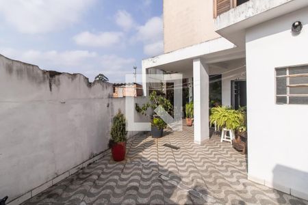 Casa para alugar com 483m², 3 quartos e 6 vagasQuintal