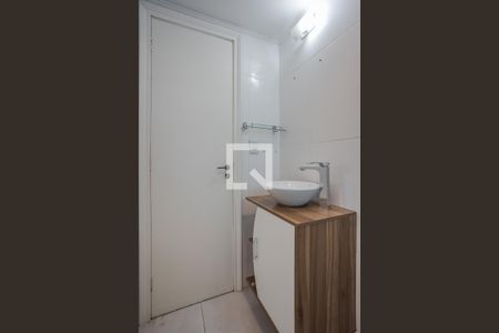 Banheiro de apartamento à venda com 1 quarto, 48m² em Petrópolis, Porto Alegre