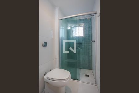 Banheiro de apartamento à venda com 1 quarto, 48m² em Petrópolis, Porto Alegre