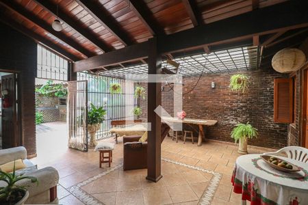 Casa à venda com 329m², 5 quartos e 3 vagasÁrea externa