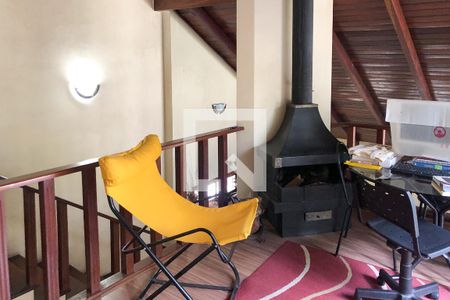 Casa à venda com 329m², 5 quartos e 3 vagasEscritório