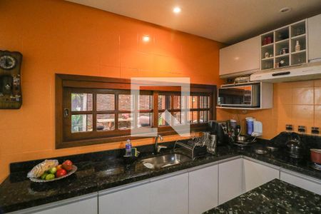 Casa à venda com 329m², 5 quartos e 3 vagasCozinha