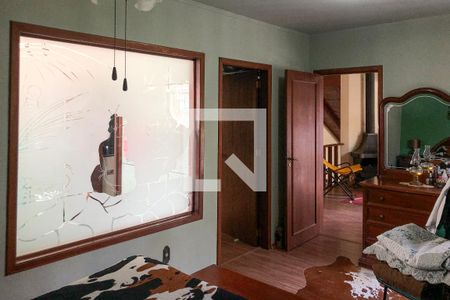 Casa à venda com 329m², 5 quartos e 3 vagasSuíte