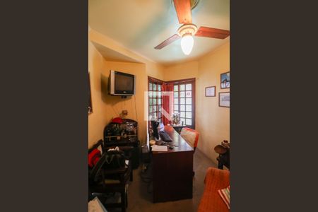 Casa à venda com 329m², 5 quartos e 3 vagasQuarto 4 (Escritório)