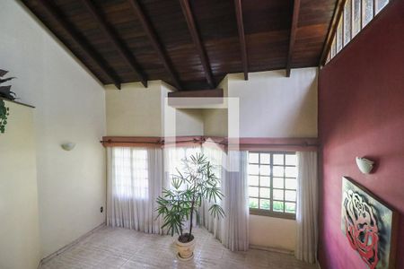 Sala de casa à venda com 5 quartos, 324m² em Tristeza, Porto Alegre