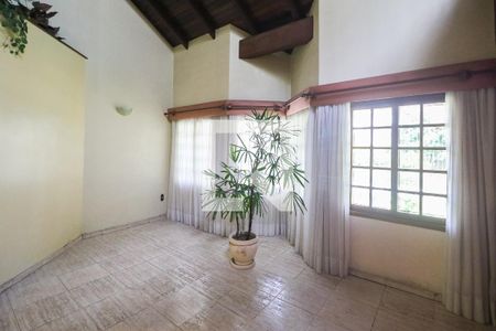 Sala de casa à venda com 5 quartos, 324m² em Tristeza, Porto Alegre