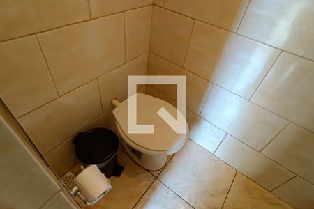 Casa à venda com 360m², 7 quartos e 8 vagasBanheiro de Serviço