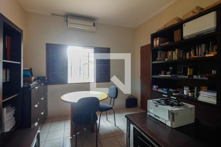 Casa à venda com 310m², 3 quartos e 3 vagasCasa 02 - Quarto 1