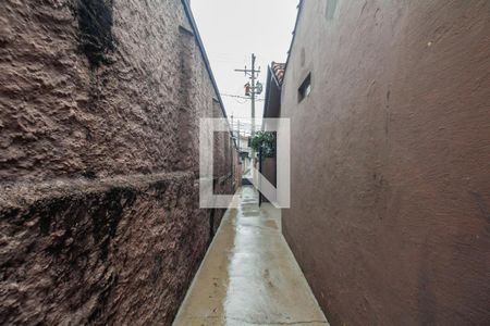 Casa à venda com 310m², 3 quartos e 3 vagasCasa 01 - Corredor de Acesso 