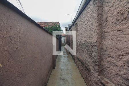 Casa à venda com 310m², 3 quartos e 3 vagasCasa 01 - Corredor de Acesso 