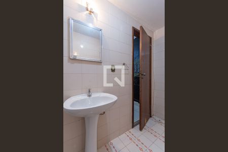 Casa à venda com 360m², 4 quartos e 2 vagasBanheiro de Serviço