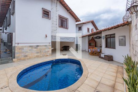 Casa à venda com 360m², 4 quartos e 2 vagasQuintal - Área Gourmet