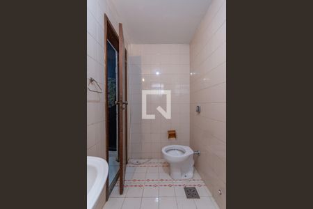 Casa à venda com 360m², 4 quartos e 2 vagasBanheiro de Serviço