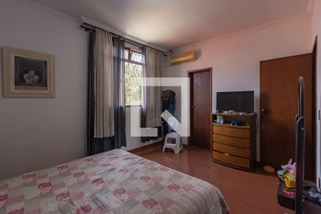 Casa à venda com 360m², 4 quartos e 2 vagasSuíte 1