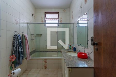Casa à venda com 360m², 4 quartos e 2 vagasBanheiro Social