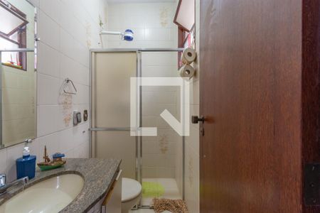 Casa à venda com 360m², 4 quartos e 2 vagasBanheiro suíte 2