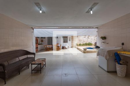 Casa à venda com 360m², 4 quartos e 2 vagasÁrea de Serviço