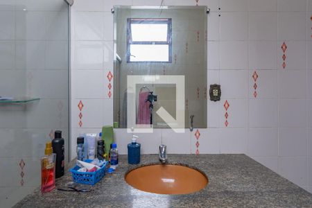 Casa à venda com 360m², 4 quartos e 2 vagasBanheiro suíte 1