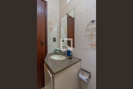 Casa à venda com 360m², 4 quartos e 2 vagasBanheiro suíte 2