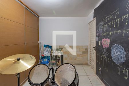 Casa à venda com 360m², 4 quartos e 2 vagasQuarto de Serviço