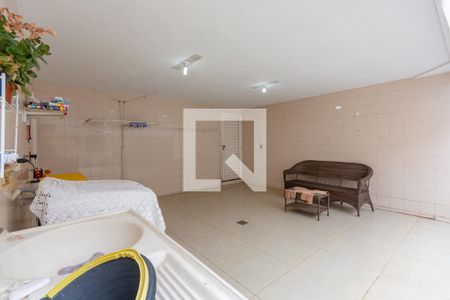 Casa à venda com 360m², 4 quartos e 2 vagasÁrea de Serviço