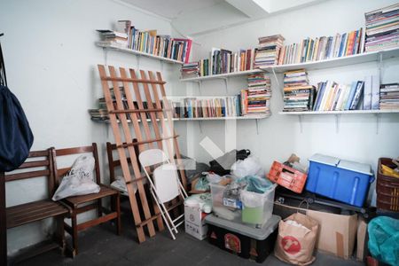 Casa à venda com 300m², 4 quartos e 8 vagasQuarto de Serviço