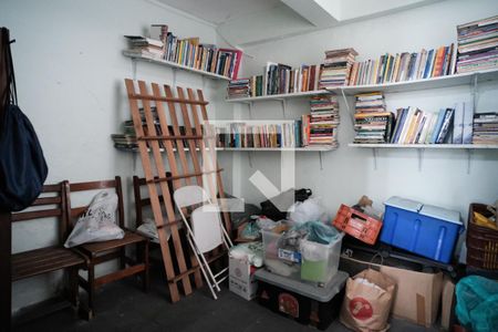 Casa à venda com 300m², 4 quartos e 8 vagasQuarto de Serviço