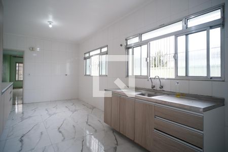 Casa à venda com 300m², 4 quartos e 8 vagasCozinha