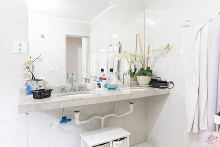 Casa à venda com 125m², 3 quartos e 2 vagas Casa à venda com 125m², 3 quartos e 2 vagasBanheiro da Suite