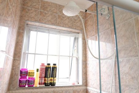 Casa à venda com 125m², 3 quartos e 2 vagas Casa à venda com 125m², 3 quartos e 2 vagasBanheiro Social