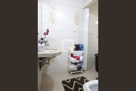 Casa à venda com 125m², 3 quartos e 2 vagas Casa à venda com 125m², 3 quartos e 2 vagasBanheiro da Área de Serviço