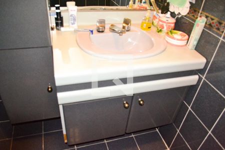 Casa à venda com 200m², 3 quartos e 2 vagasBanheiro 2