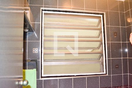 Casa à venda com 200m², 3 quartos e 2 vagasBanheiro 2