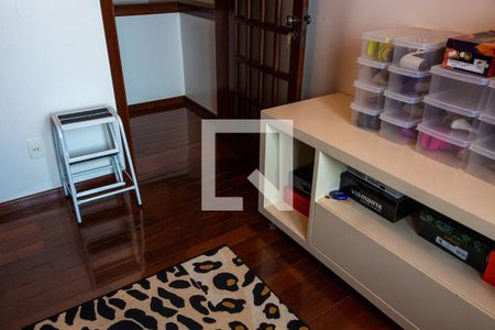 Casa à venda com 611m², 5 quartos e 4 vagasQuarto 2