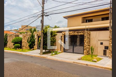 Casa à venda com 611m², 5 quartos e 4 vagasFachada