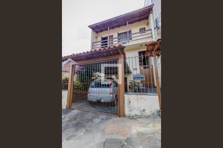 Casa à venda com 85m², 2 quartos e 2 vagas Casa à venda com 85m², 2 quartos e 2 vagasFachada