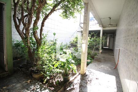 Casa à venda com 250m², 4 quartos e 2 vagasÁrea de Serviço