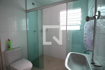 Casa à venda com 250m², 4 quartos e 2 vagasBanheiro 2