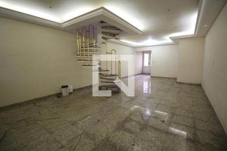 Casa à venda com 250m², 4 quartos e 2 vagasSala