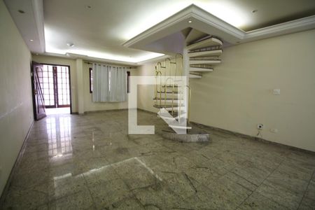 Casa à venda com 250m², 4 quartos e 2 vagasSala