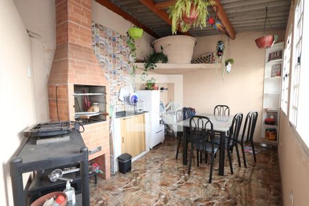 Casa à venda com 160m², 5 quartos e 1 vagaSalãozinho