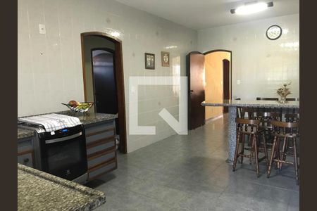 Casa à venda com 3 quartos, 215m² em Ieiri, Várzea Paulista