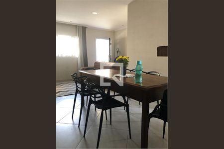 Casa à venda com 6 quartos, 232m² em Vila Santo Estefano, São Paulo