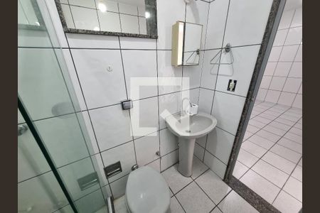 Banheiro de casa à venda com 1 quarto, 33m² em Vila Kosmos, Rio de Janeiro