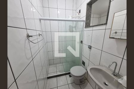 Banheiro de casa à venda com 1 quarto, 33m² em Vila Kosmos, Rio de Janeiro