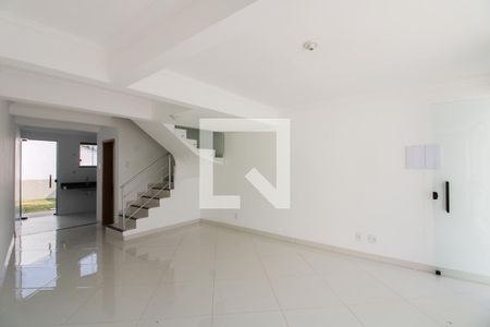 Sala de casa à venda com 2 quartos, 68m² em São João Batista (Venda Nova), Belo Horizonte