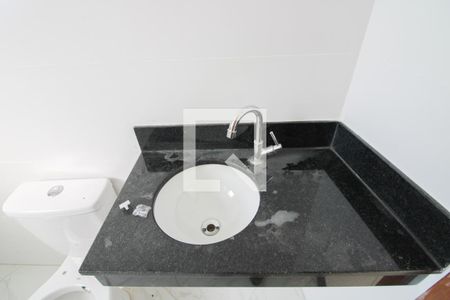 Casa à venda com 68m², 2 quartos e 1 vaga Casa à venda com 68m², 2 quartos e 1 vagaBanheiro da Suíte