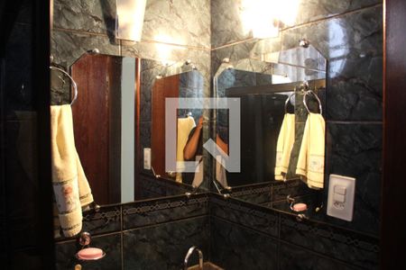 Casa à venda com 420m², 5 quartos e 6 vagasBanheiro 1