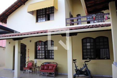 Casa à venda com 420m², 5 quartos e 6 vagasQuintal